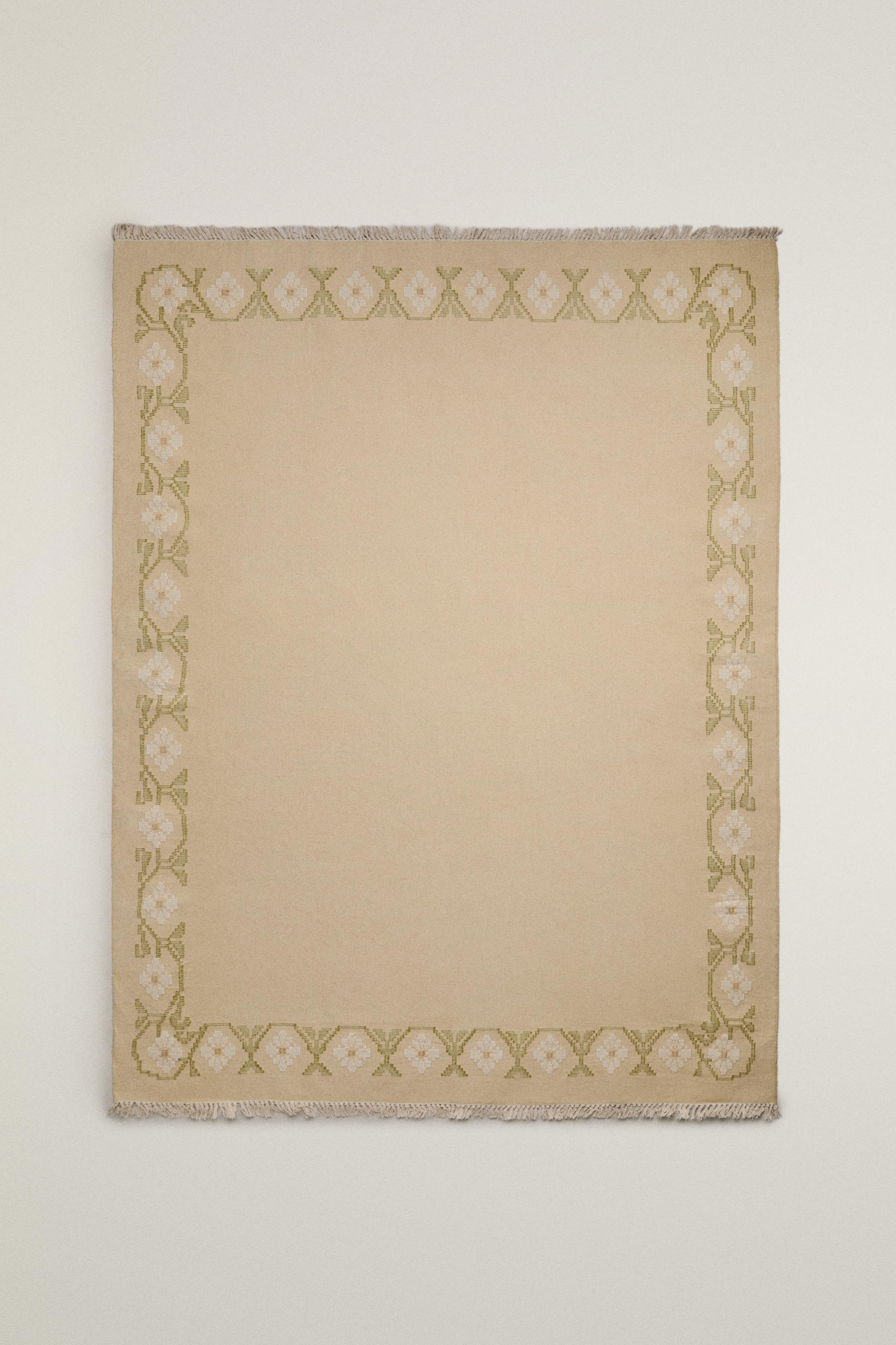 FLORAL JACQUARD AREA RUG