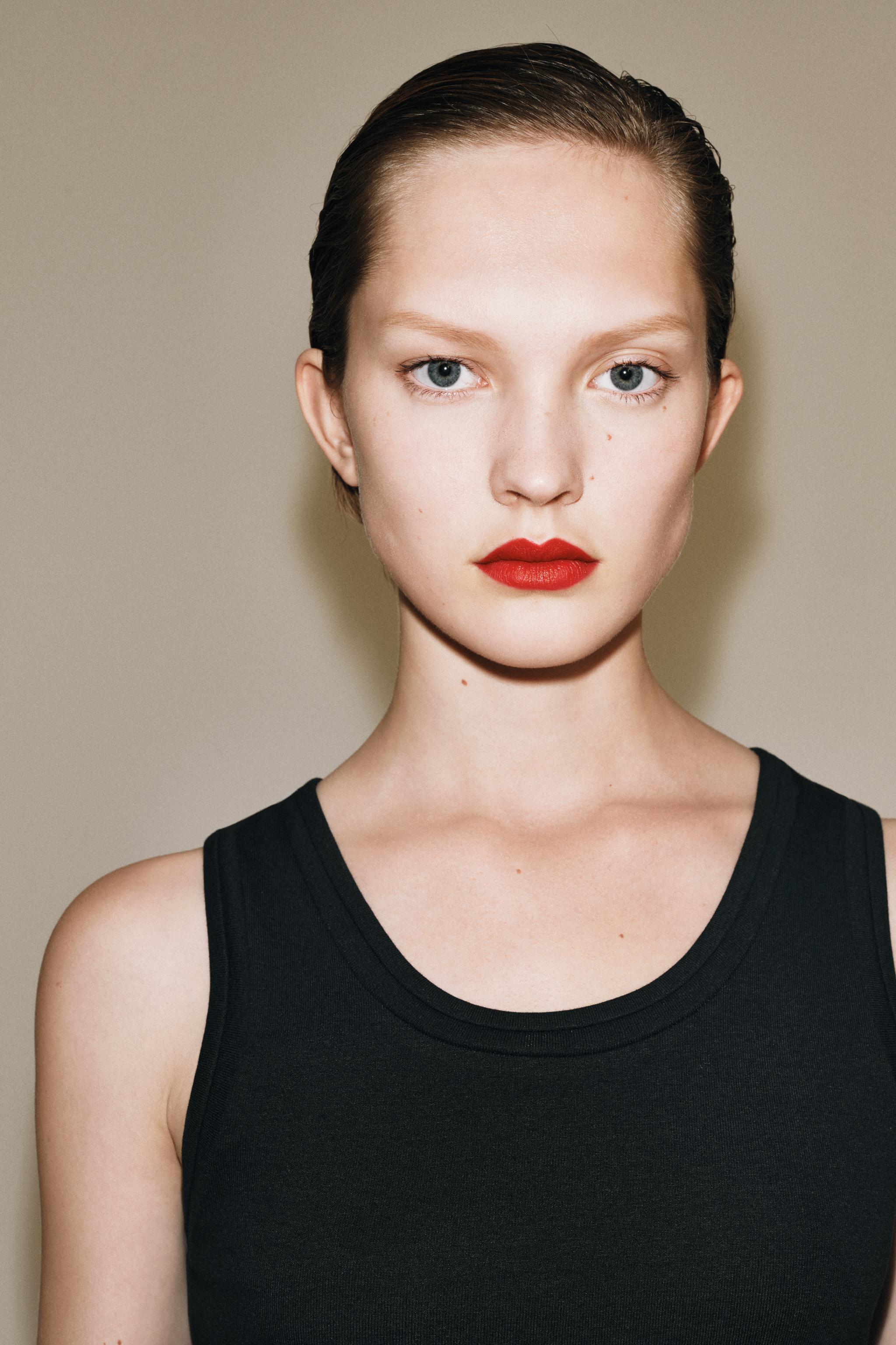 Sleeveless T-Shirt by Zara