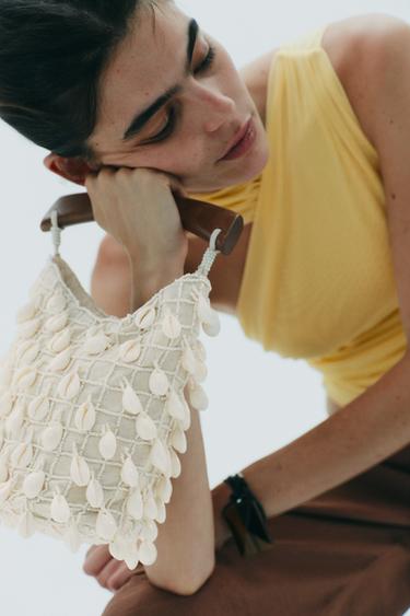 SACA TEJIDO ABALORIOS - Beige claro de Zara