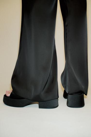 SANDALES SATINÉES CHUNKY - Noir de Zara - Image 1
