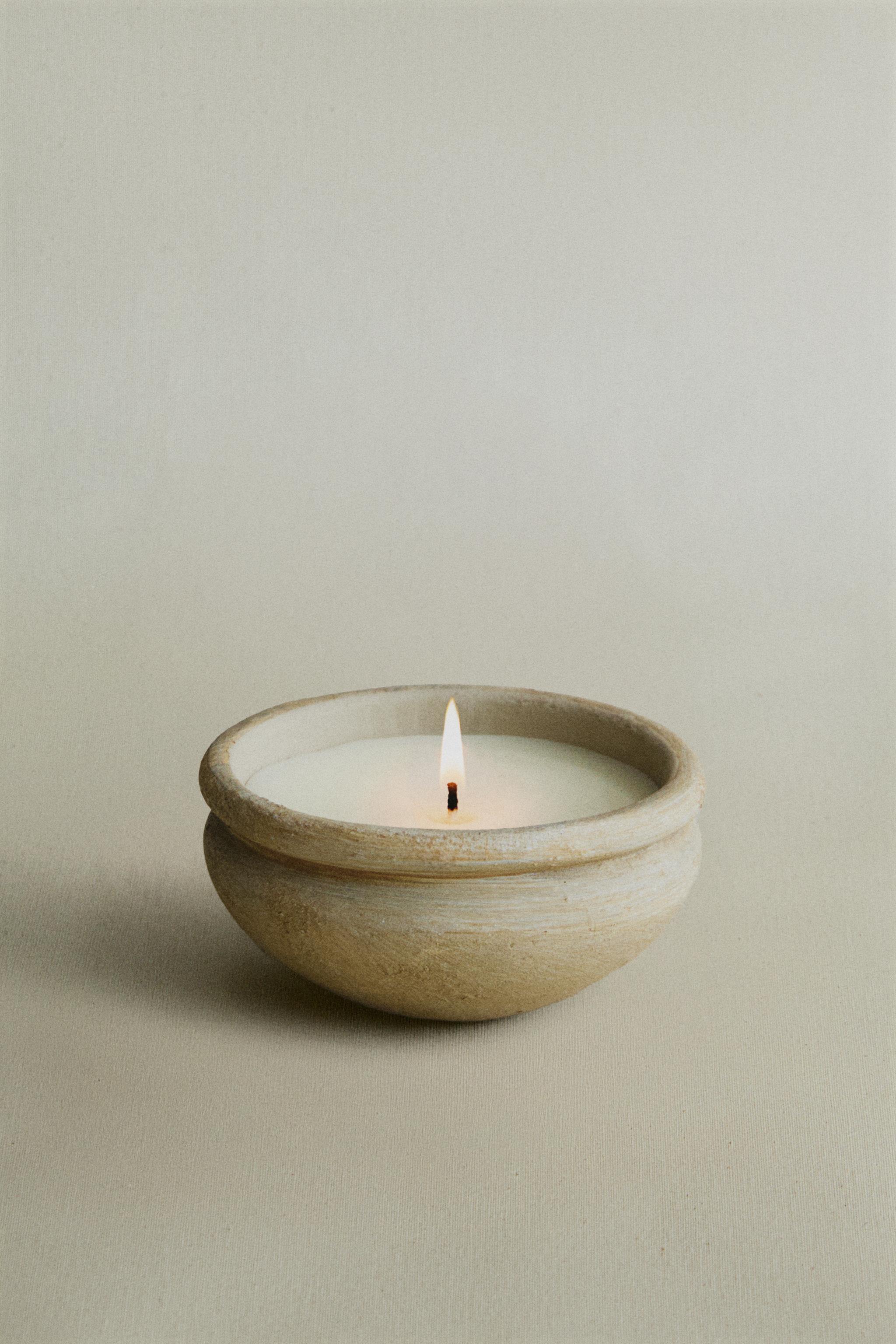 (100 G) GOLDEN CUIR SCENTED CANDLE