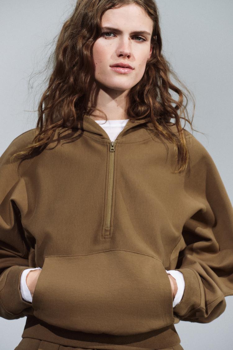 PLEATED BERMUDA SHORTS — Dark tan