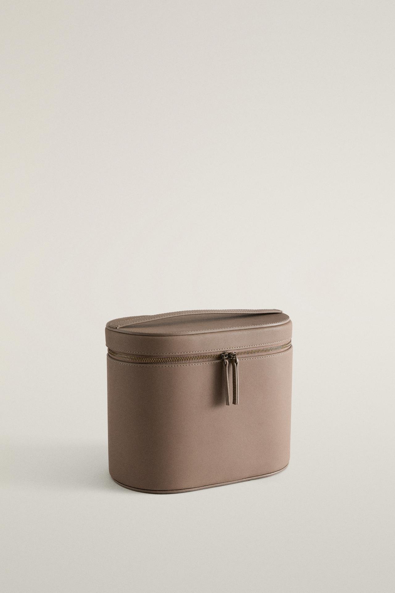 MAKEUP BAG LEATHER NAPA MIRRORED SUEDE STEM — Taupe Gray
