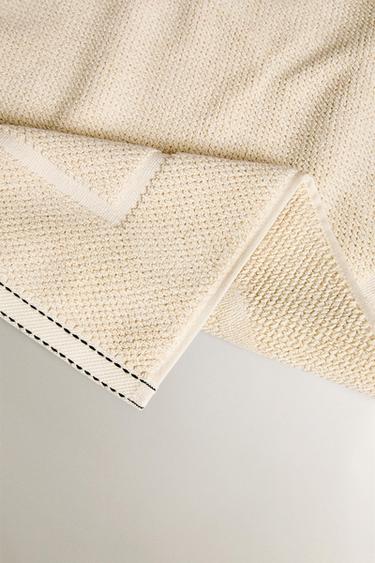 RICE STITCH BATH MAT - Sand by Zara - Image 1