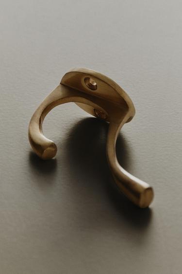 ゴールドメタルハンガーゴールドZaraのゴールドメタルハンガー - ゴールド