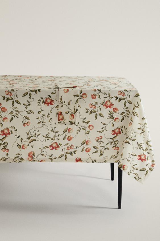 TOMATO-PRINT TABLECLOTH - Sand by Zara - Image 0