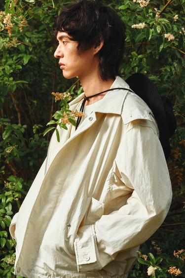 Zara 短版科技布料連帽派克外套 - 裸色