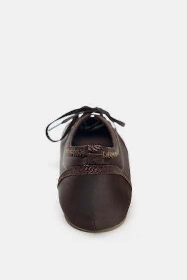 BALLERINES SPORTIVES À LACETS - Marron de Zara - Image 4