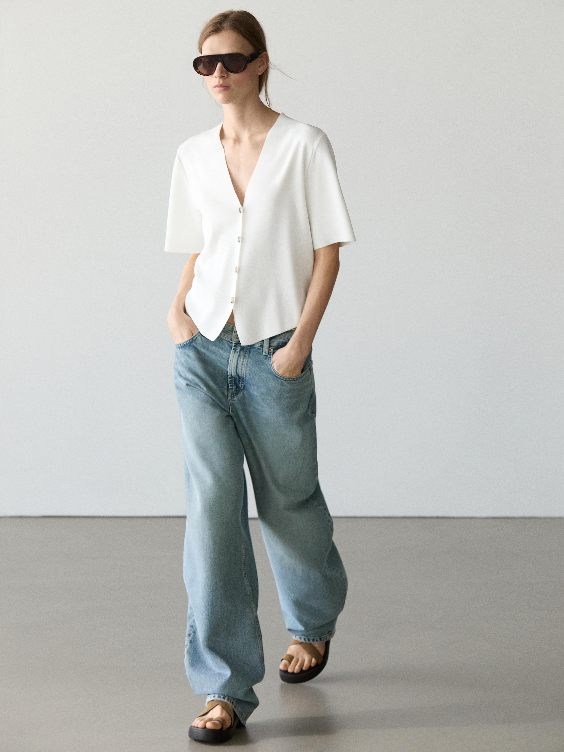 Short sleeve cardigan with button details