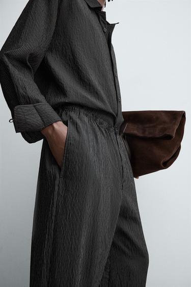 DRYŽUOTOS LENGVOS KELNĖS – Juoda – „Zara“