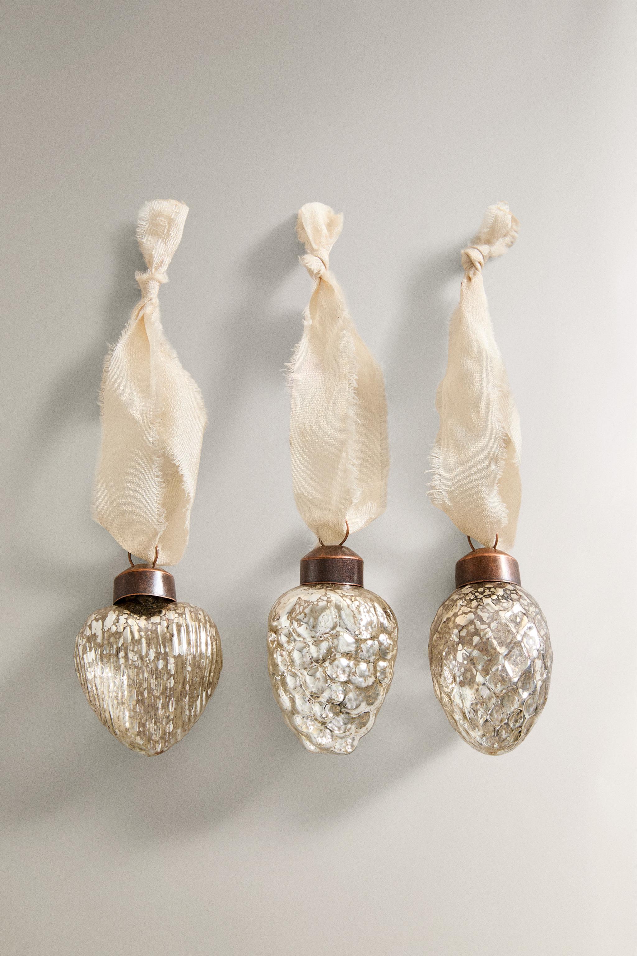 SET OF CHRISTMAS TREE BALL-SHAPED ORNAMENTS (SET OF 3)