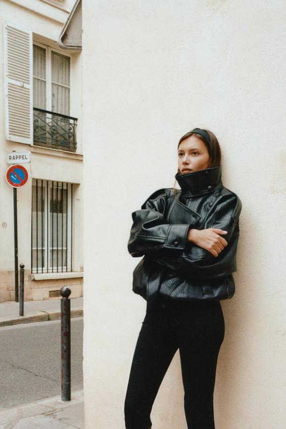 CHAMARRA EFECTO PIEL - Negro de Zara - Imagen 0