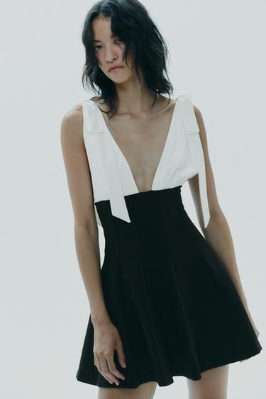 ROBE COURTE EN MATIÈRES VARIÉES À LACETS - Noir de Zara