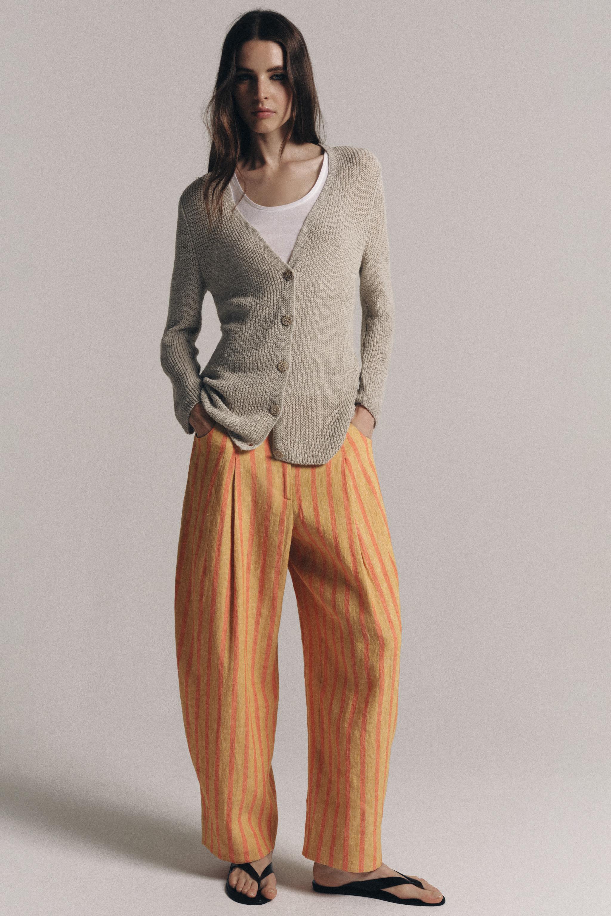 V-NECK CARDIGAN