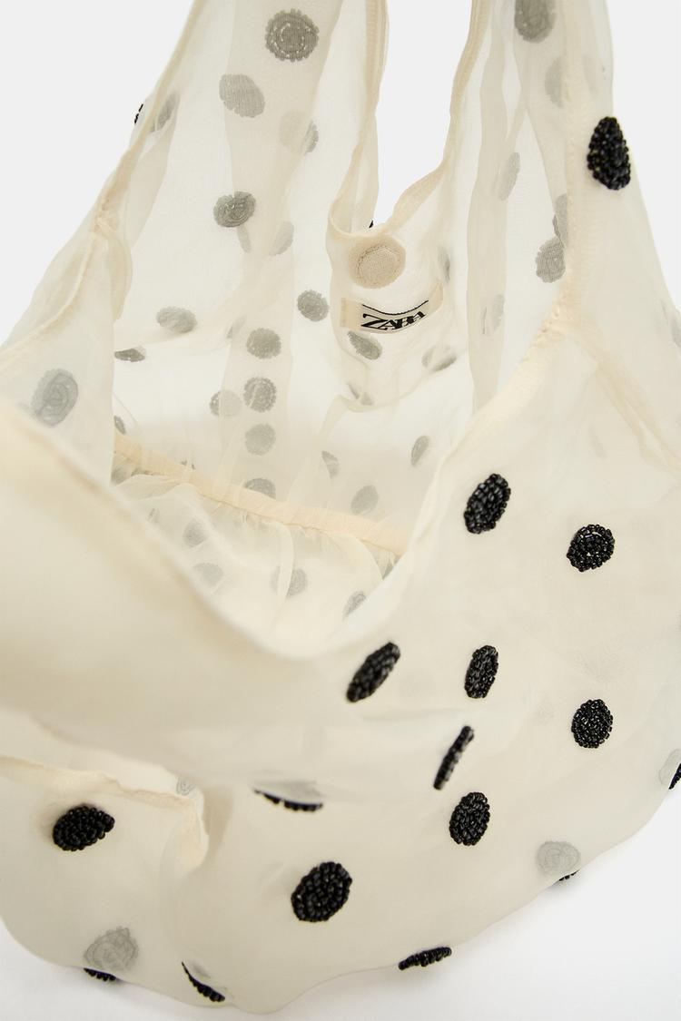 BOLSO DE MANO CON MALLA Y ABALORIOS 5