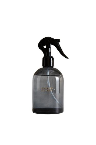 (230 ML) LUMINOUS SAFFRON AIR FRESHENER SPRAY - Mustard by Zara