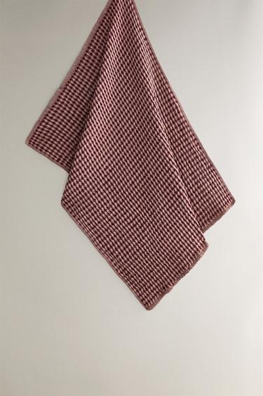 WAFFLE-KNIT COTTON TEA TOWEL X COLLAGERIE - وردي الخاص بـ Zara