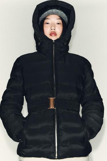 KURZER, TAILLIERTER, WASSERABWEISENDER UND WINDFESTER ANORAK - Schwarz von Zara