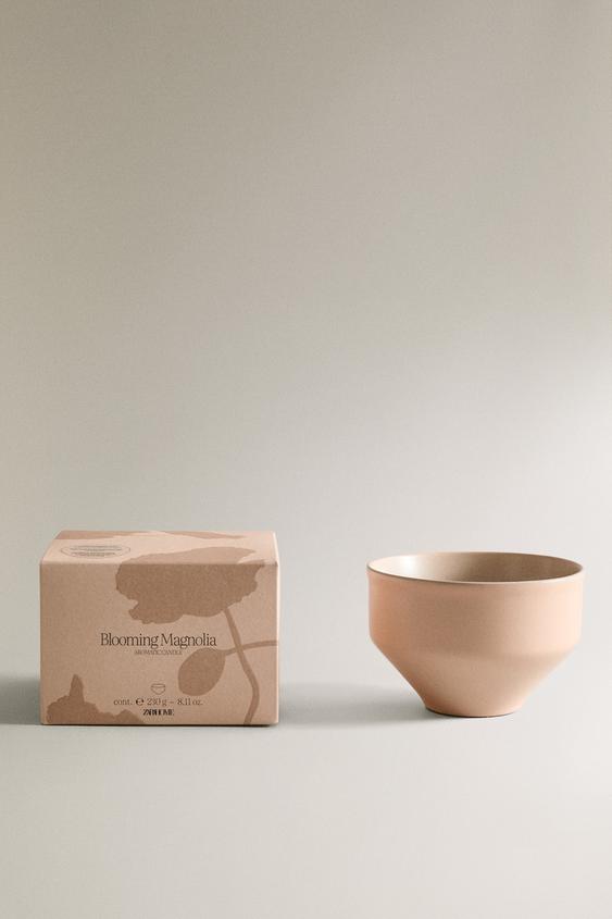 (230 G) VELA AROMÁTICA BLOOMING MAGNOLIA - Preto / Cru da Zara - Imagem 0