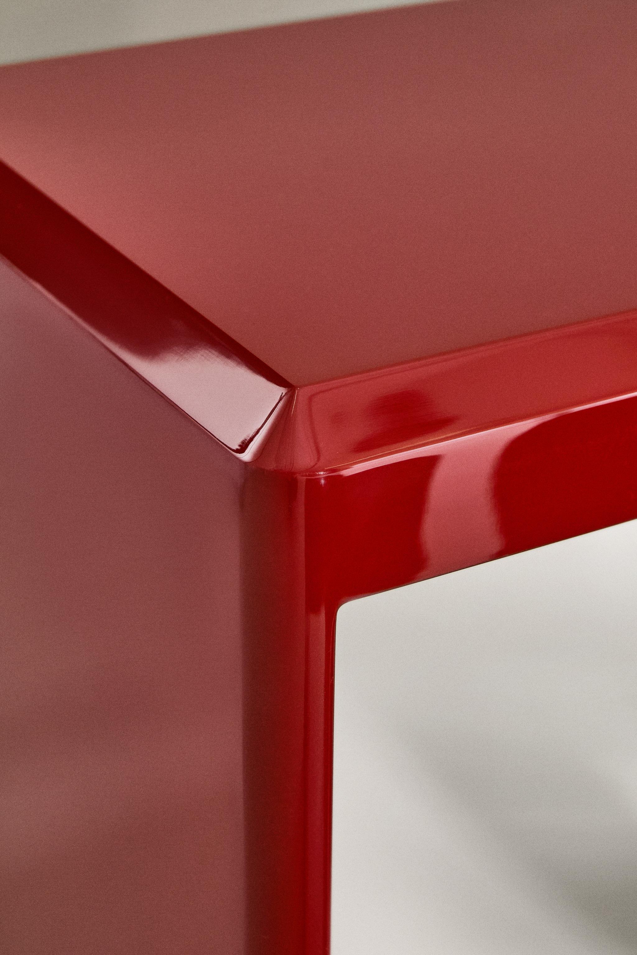 LACQUERED NESTING TABLES (SET OF 3) | COLIN KING
