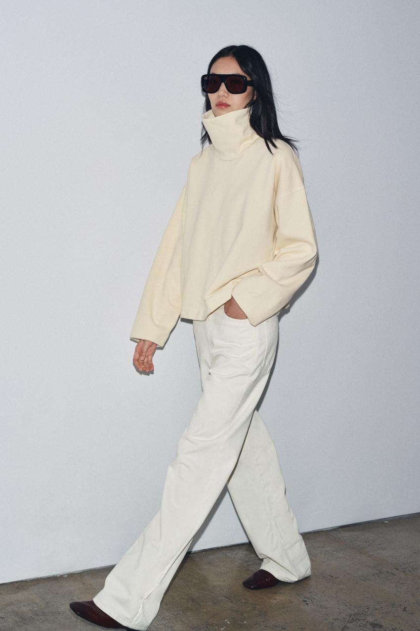 OVERSIZED HIGH NECK SWEATSHIRT