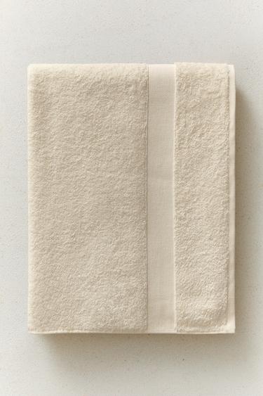 PREMIUM COTTON BATH TOWEL (600 GXM²) - Ivory by Zara