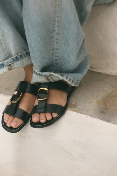Zara FLAT BUCKLE SANDALS - Black