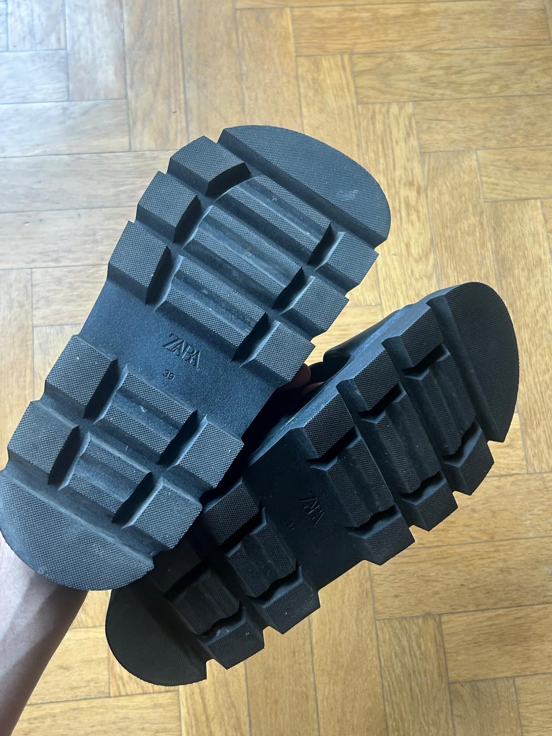 STRAPPY CHUNKY SANDALS - Image 4