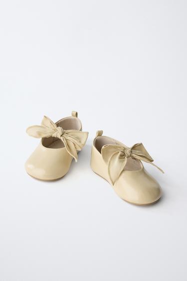 BALLERINES À NŒUD - Blanc écru de Zara - Image 2