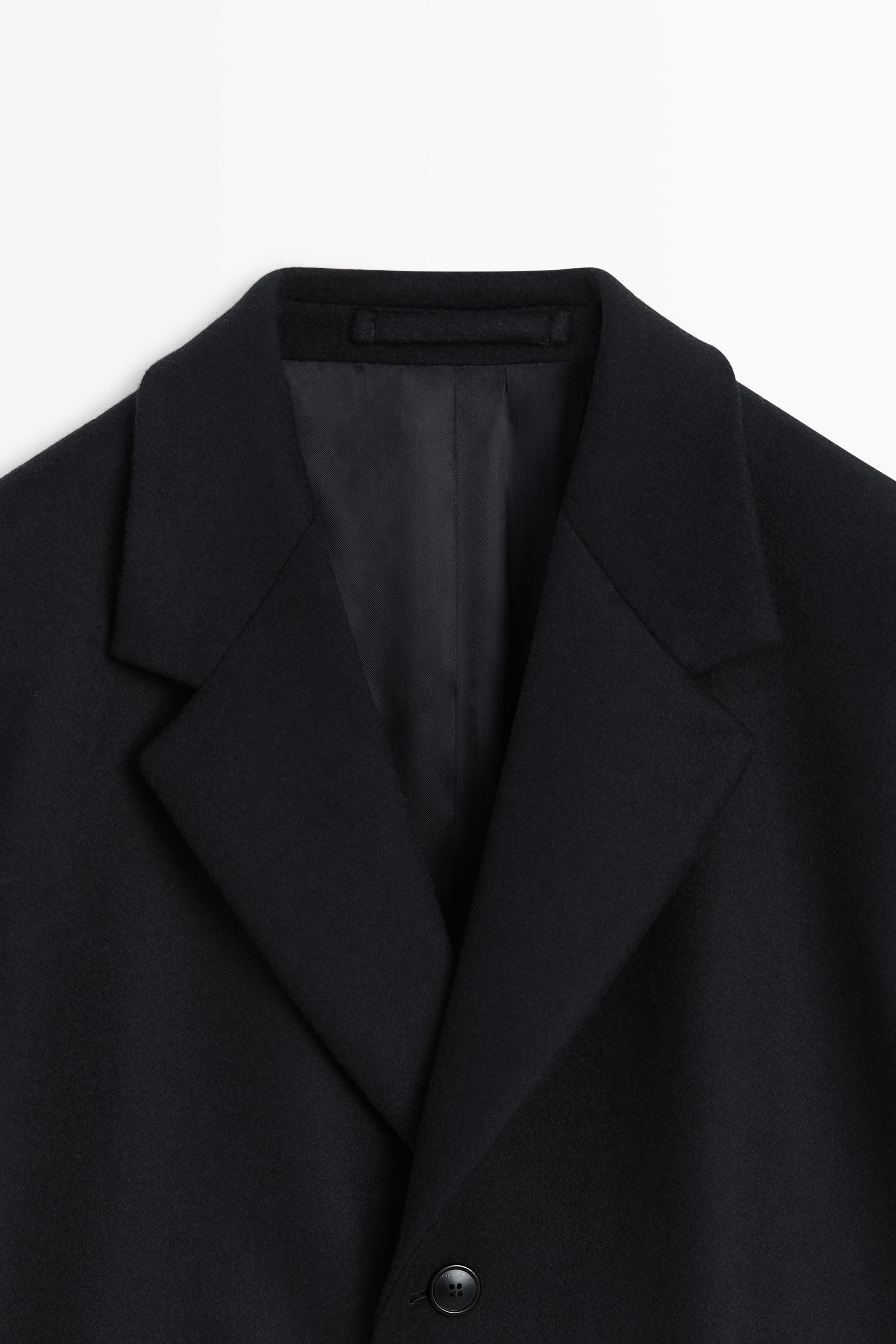 100% wool coat with lapel collar