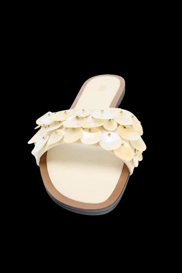 Zara FLAT SANDALS WITH PEARLESCENT PIECES - Off White