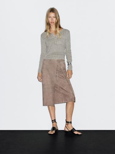 Falda midi cruzada piel ante - Negro oro de Zara