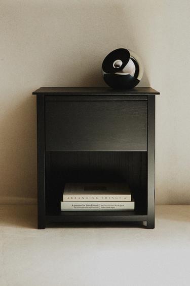 OAK BEDSIDE TABLE - أسود الخاص بـ Zara