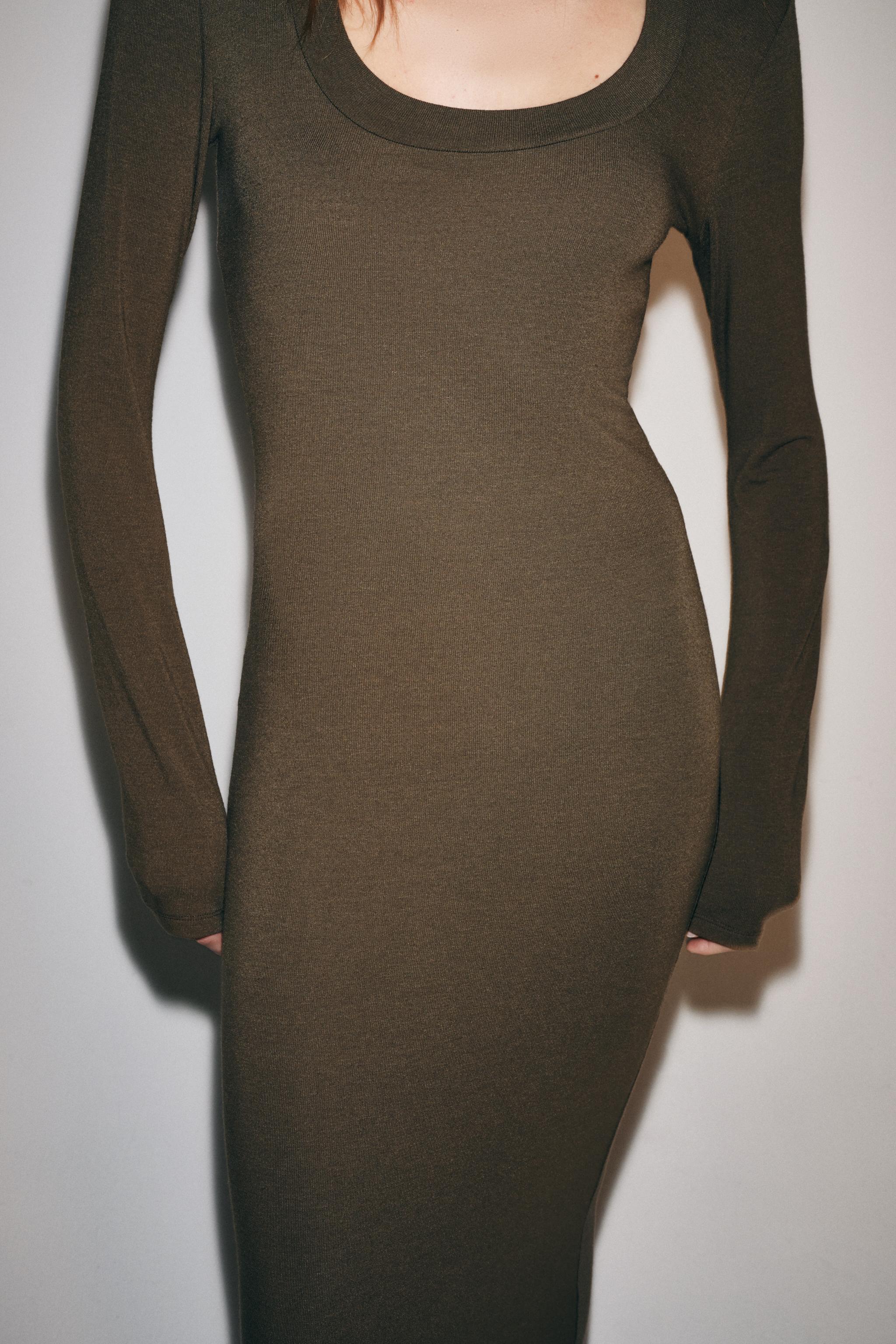 LONG FUNNEL NECK DRESS