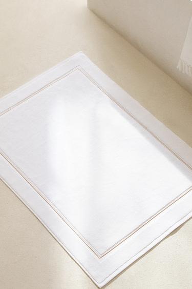 BATH MAT WITH TRIM - Beige by Zara