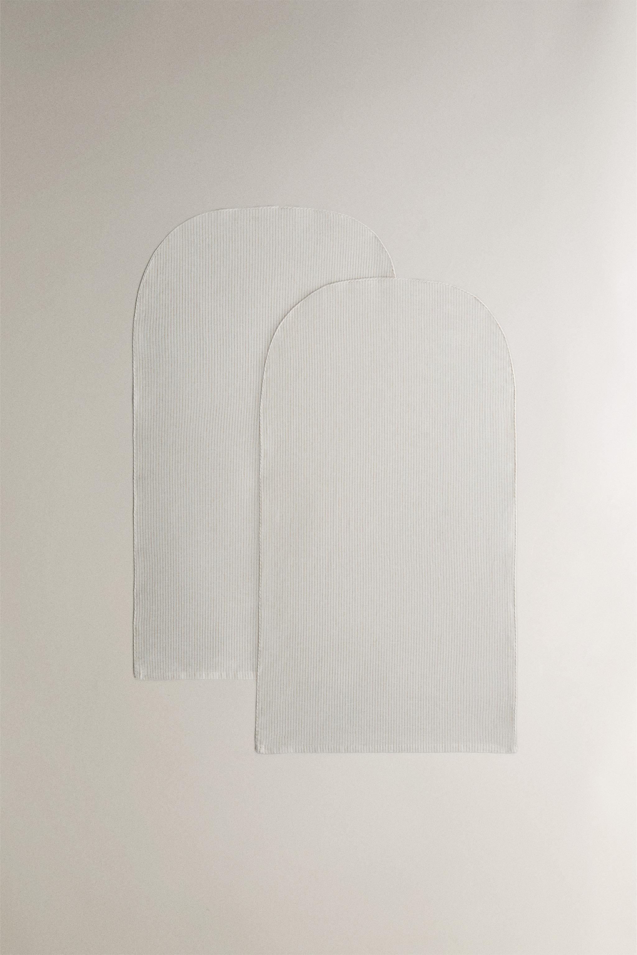 SMALL PROTECTIVE CLOTHING COVERS (SET OF 2)