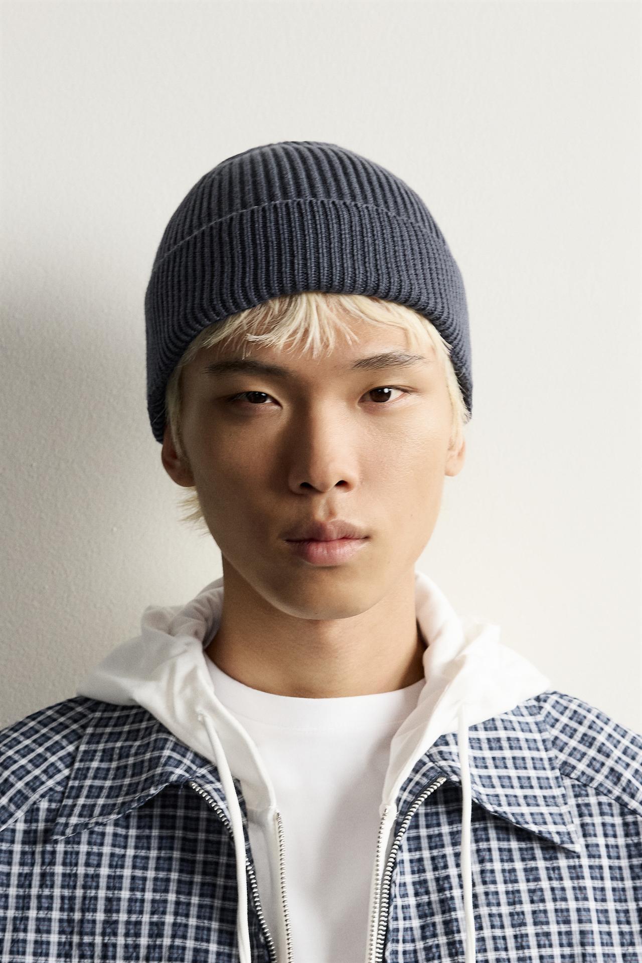 STRIPED JACQUARD KNIT BEANIE — Navy blue
