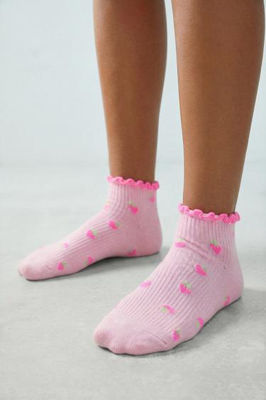 Zaras TREPACK KORTA FRUKTSTRUMPOR MED FROTTÉDETALJER - Flerfärgad