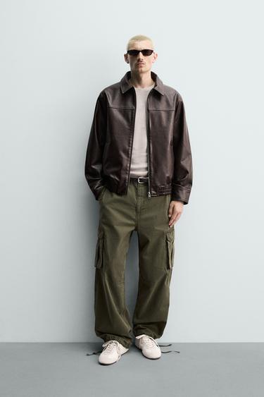 CHAMARRA RELAXED FIT EFECTO PIEL - Marrón chocolate de Zara - Imagen 0