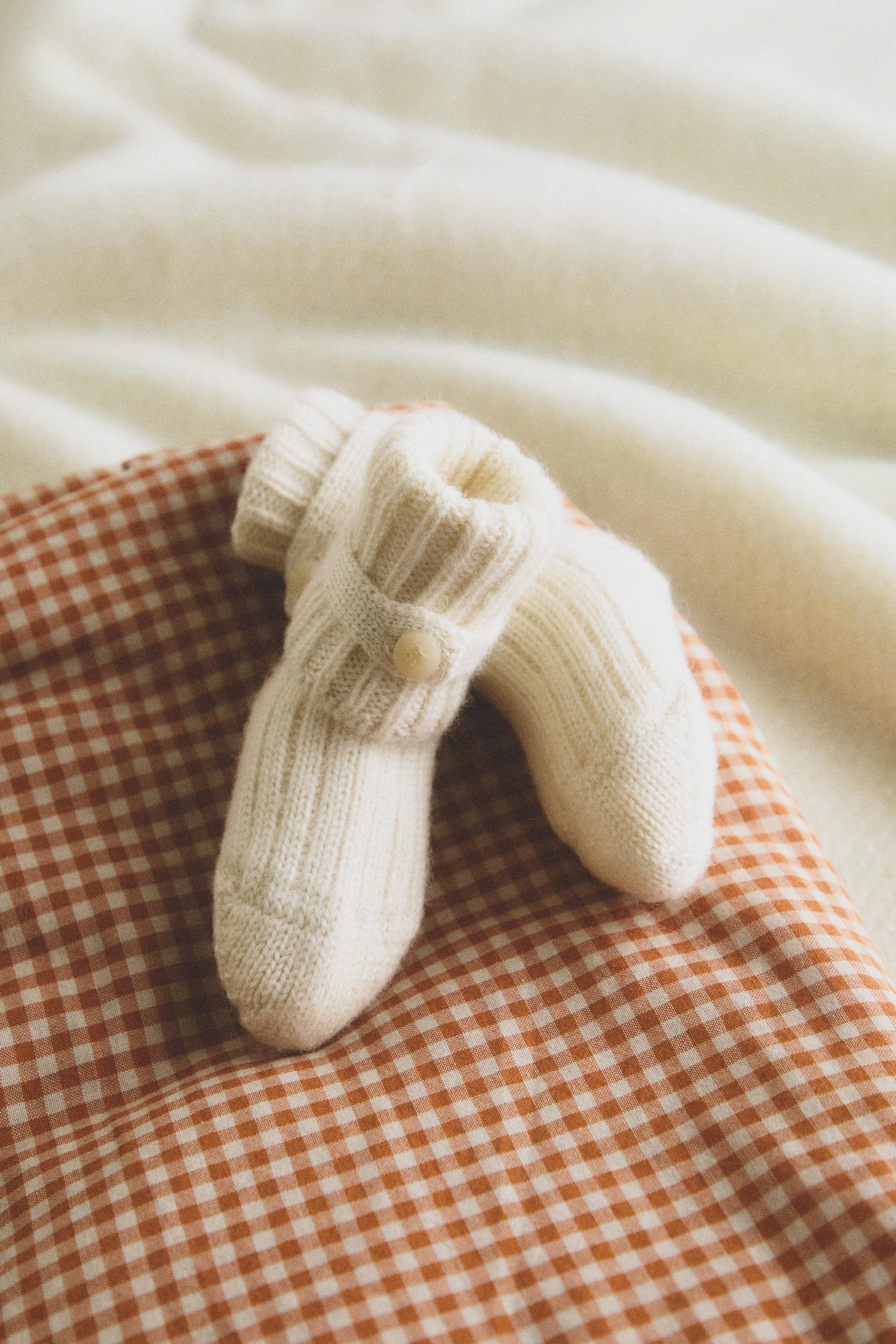 BABY ALPACA BOOTIES — Oyster-white