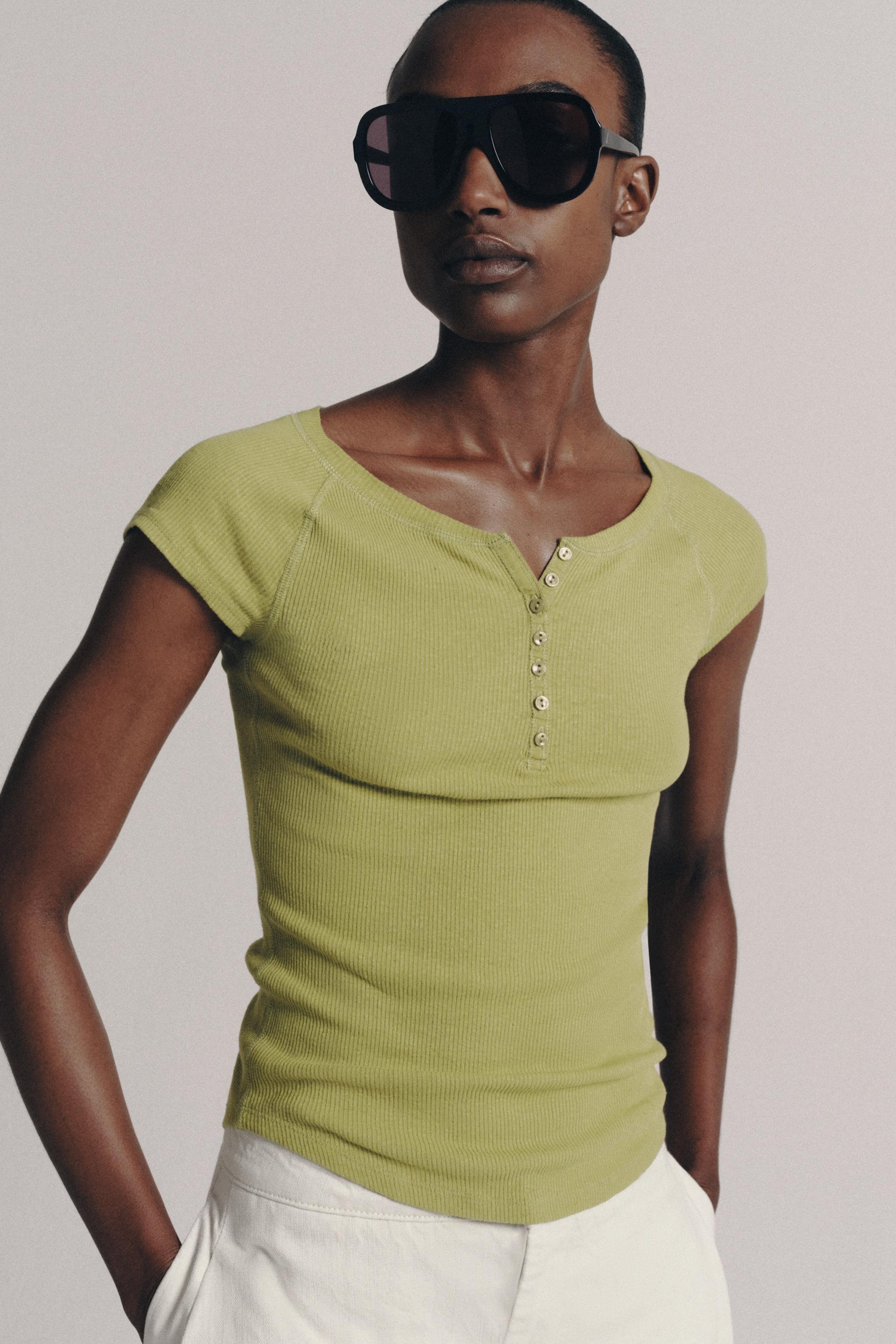 LINEN BLEND BUTTON-UP T-SHIRT — Pistachio
