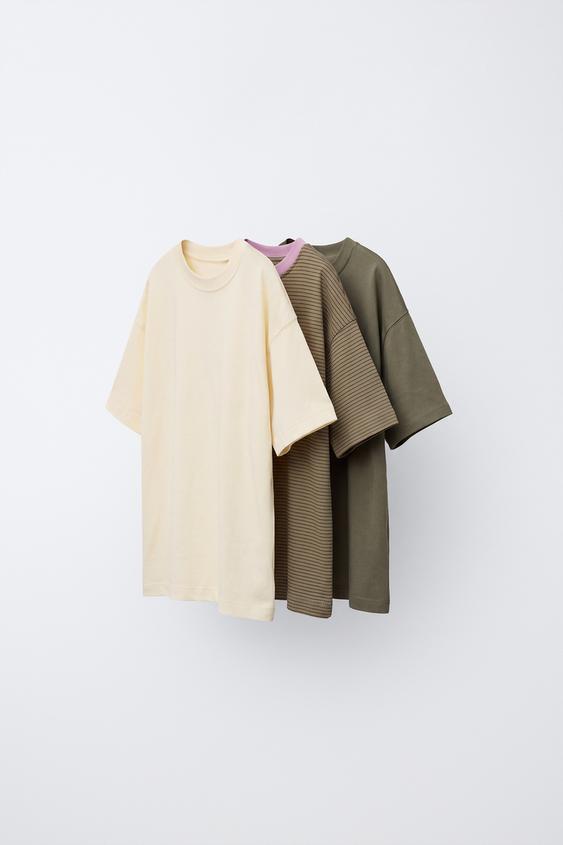 PACK TRES CAMISETAS ESTAMPADAS Y LISAS - Raya verde de Zara - Imagen 0