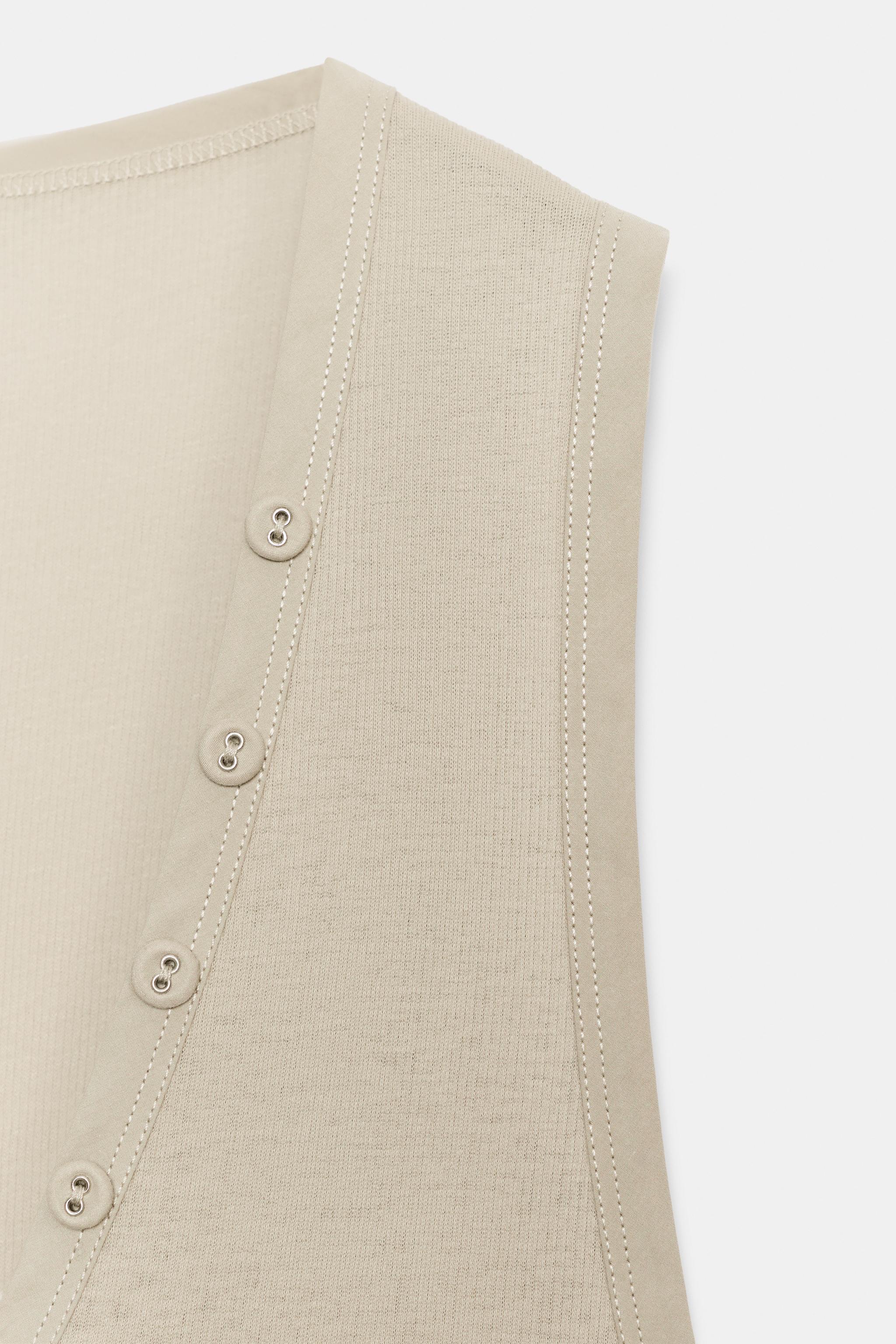 BUTTON-UP TOP