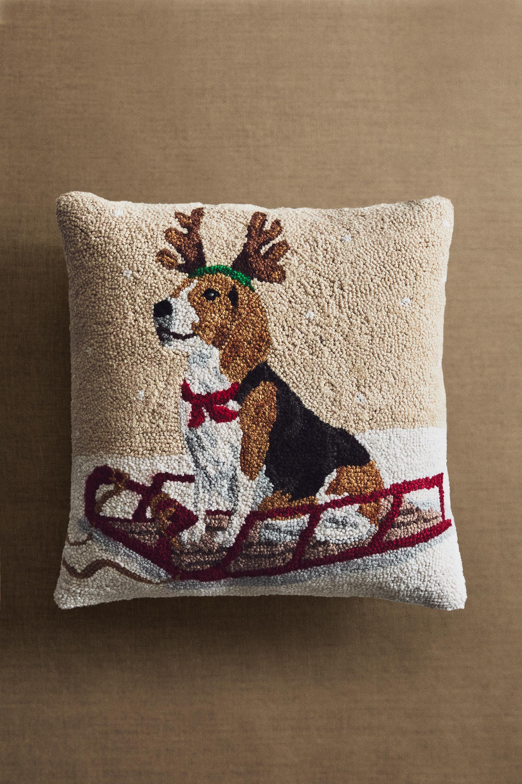 DOG ON A SLEIGH CHRISTMAS WOOL THROW PILLOW COVER