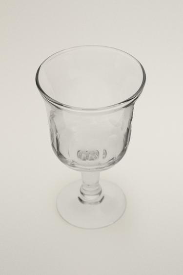 VERRE À PIED RELIEF VERTICAL - Transparent de Zara - Image 1