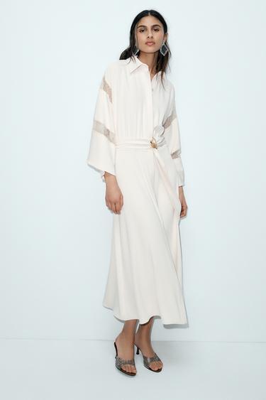 ROBE MI-LONGUE AVEC CEINTURE ET DENTELLE - Écru de Zara