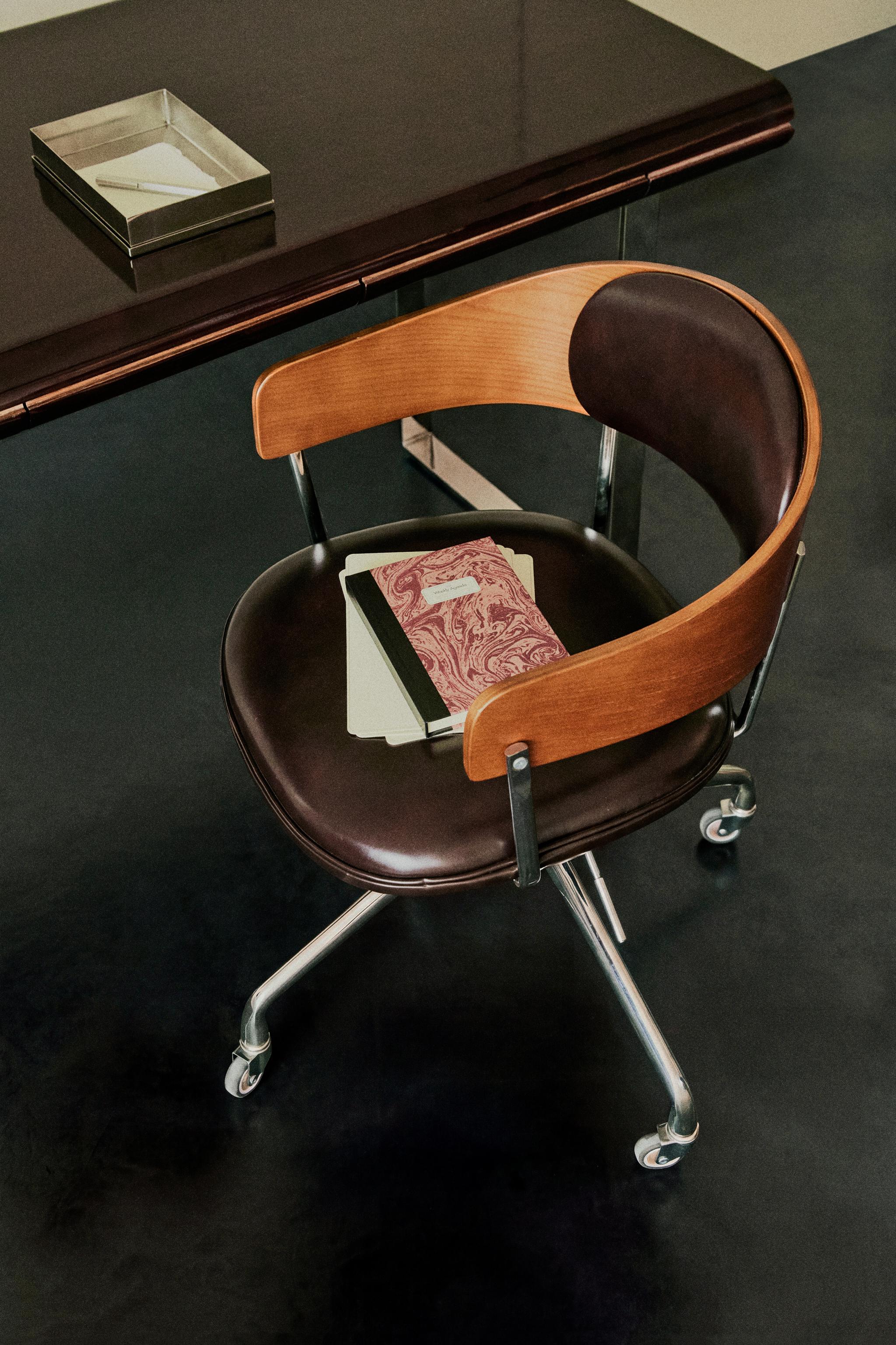 OFFICE CHAIR WITH WHEELS — Black