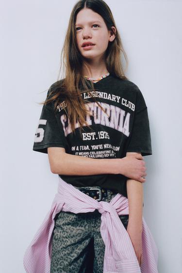 BLUZË VARSITY ME TEKST - Gri e errët nga Zara