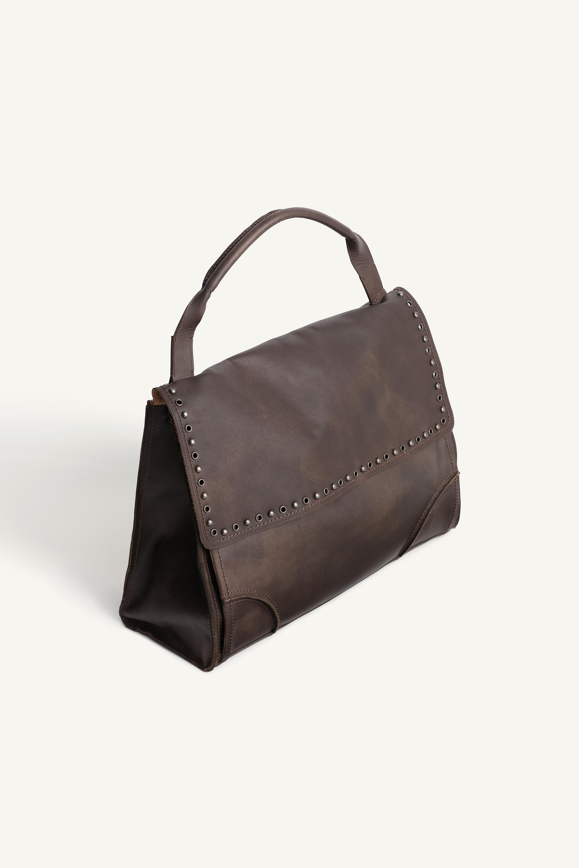 SAC BANDOULIÈRE EN CUIR À CLOUS