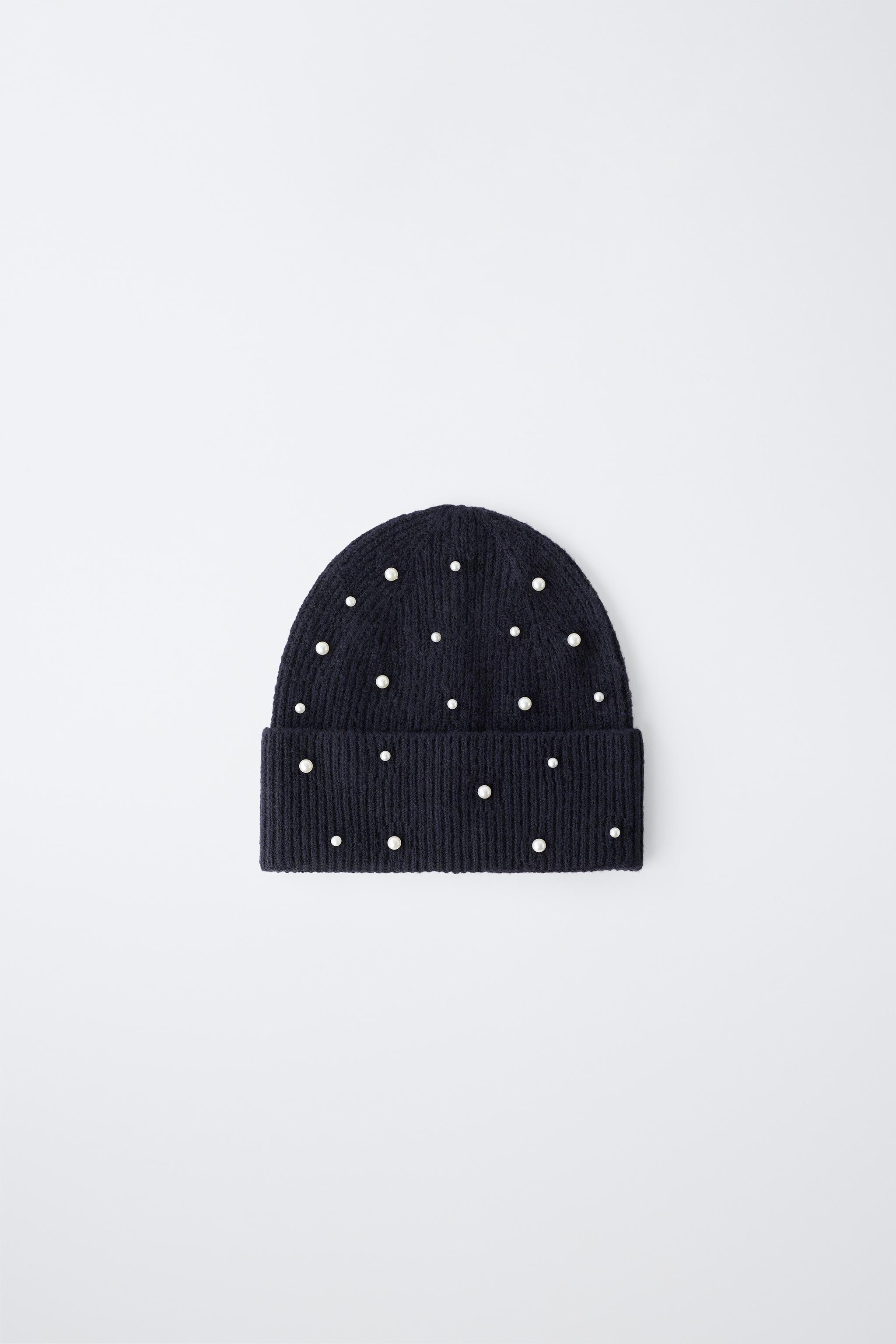 BONNET EN MAILLE À PERLES